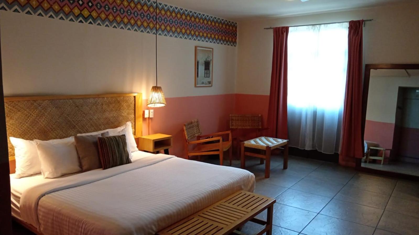 Unique, Queen Bed، Selina Oaxaca 2/9