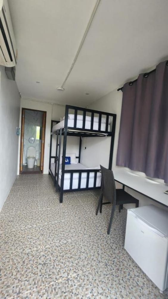 US Hostel Samui 43/67