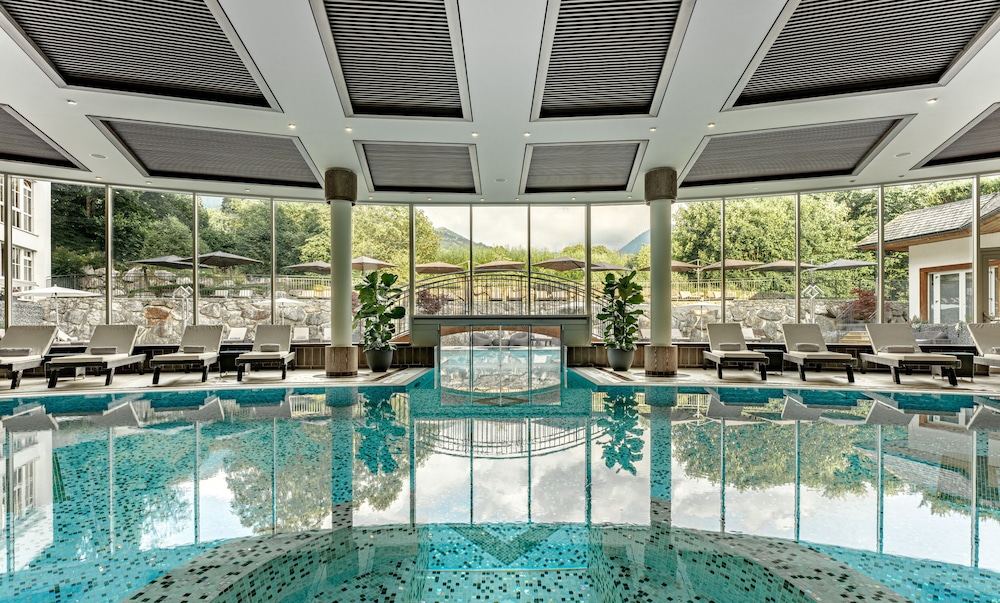 swimming pool spa