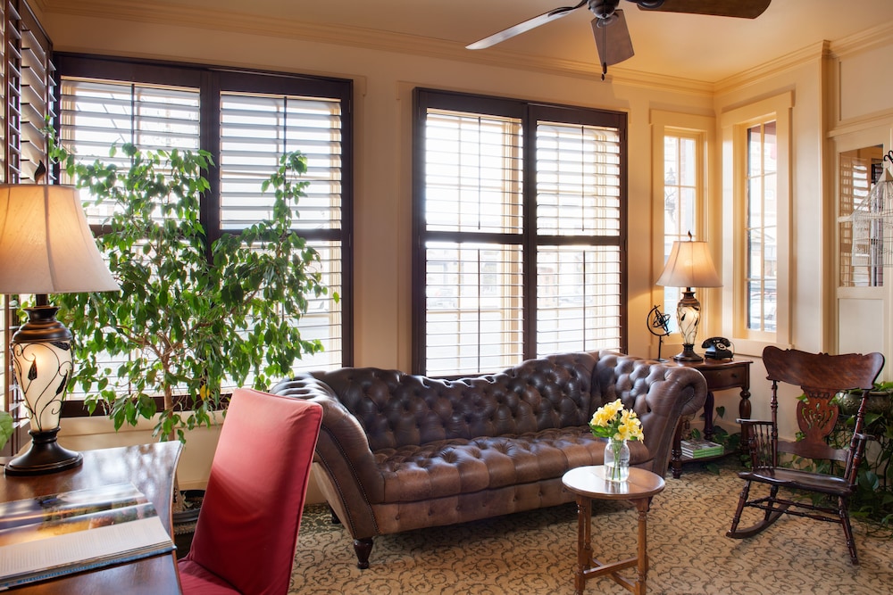 Chamberlin Inn 27/42
