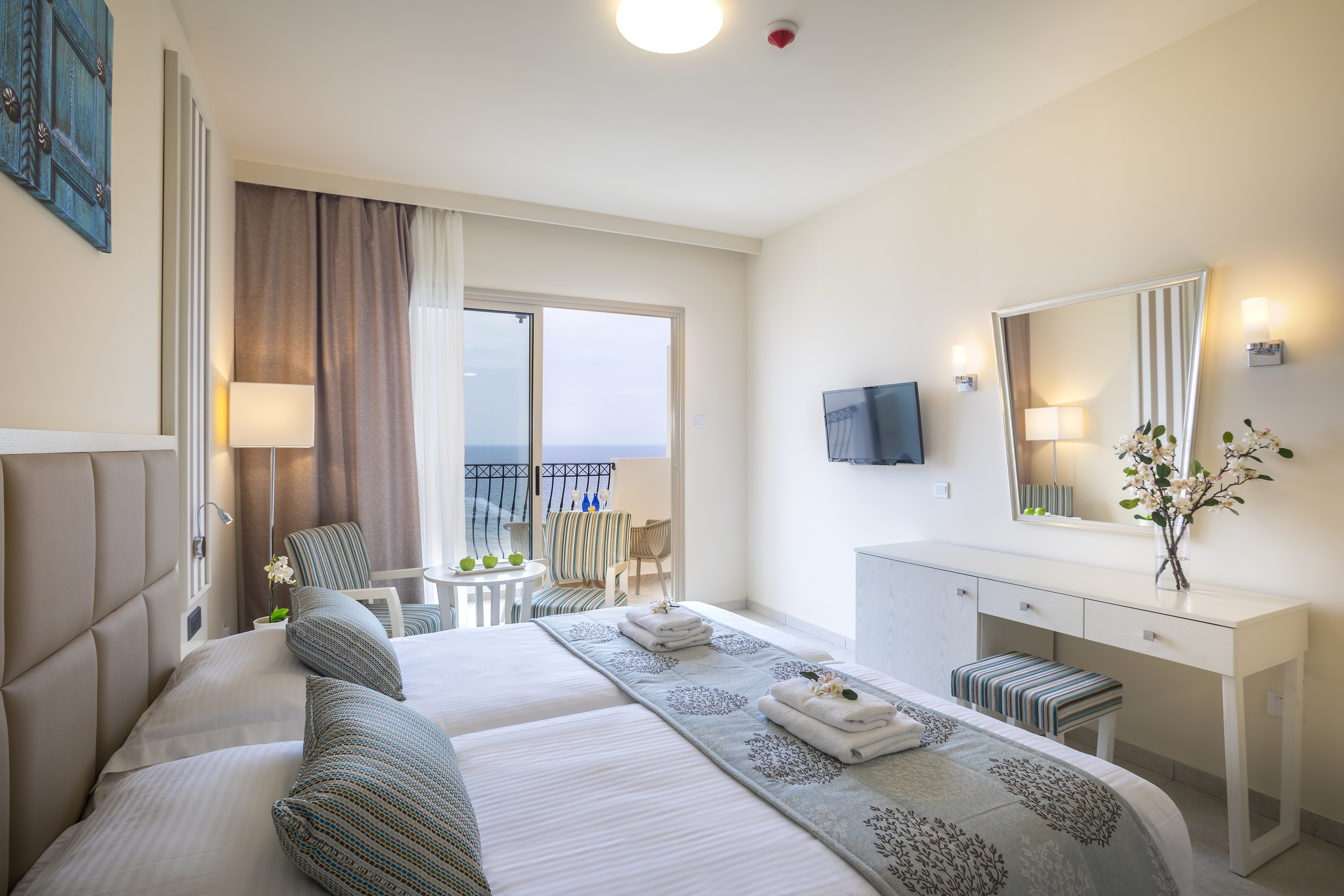 TWIN/DOUBLE ROOM SUPERIOR SEA VIEW