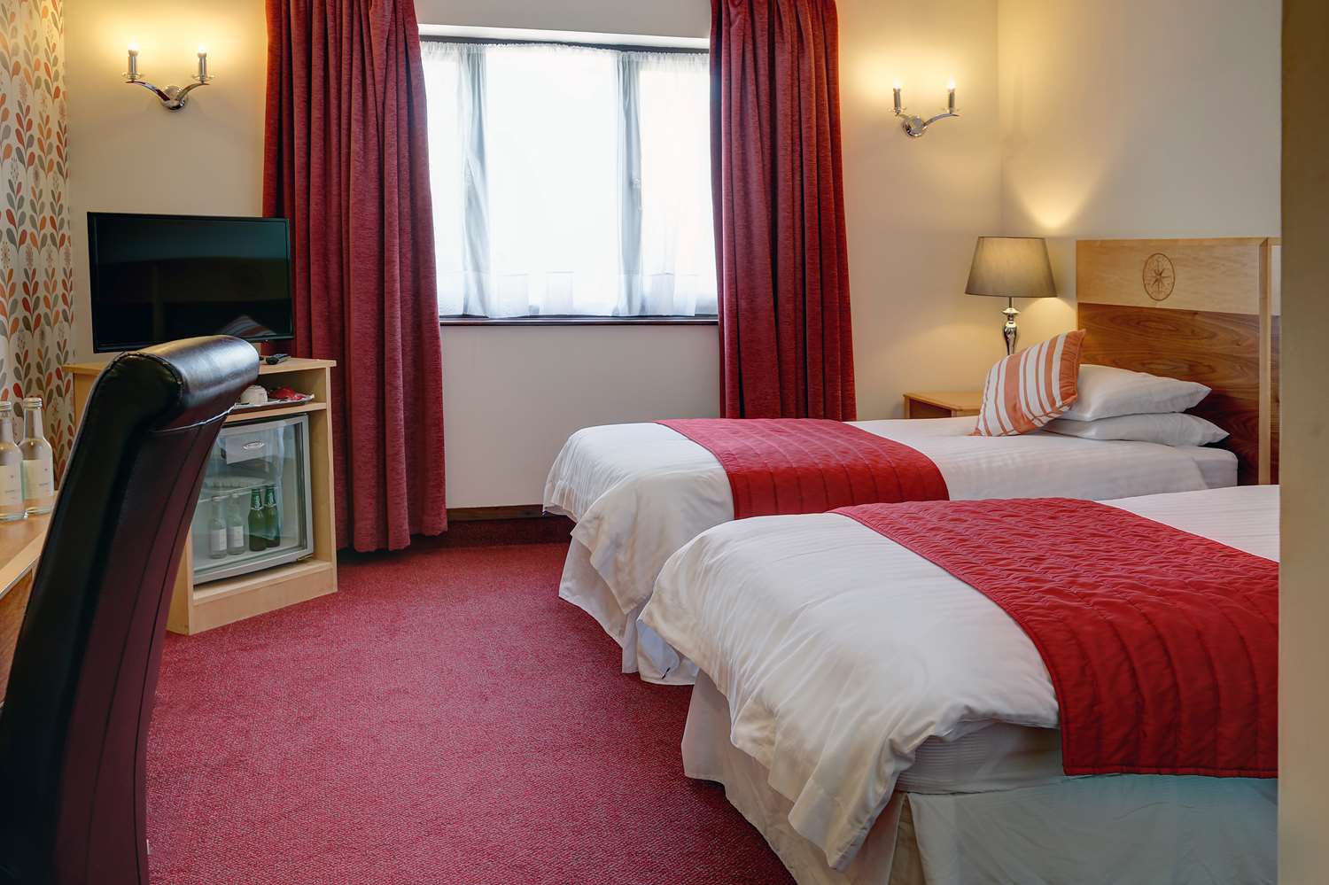 Executive, Twin Beds, with View