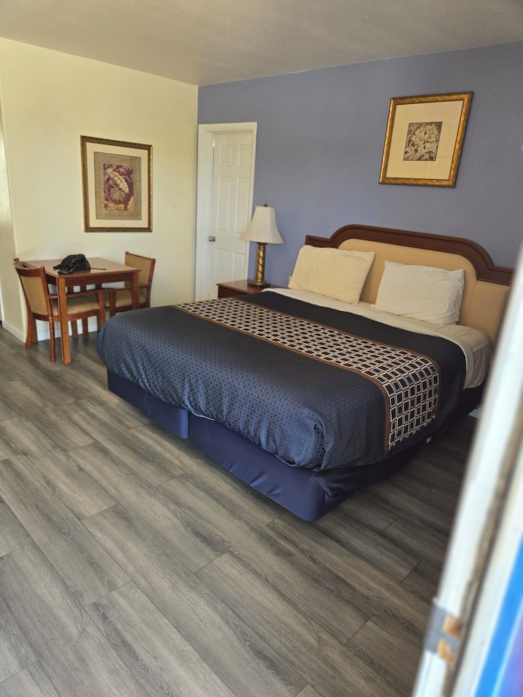 جناح بسريرين كوين، Rodeway Inn & Suites Blythe I-10, CA 7/10