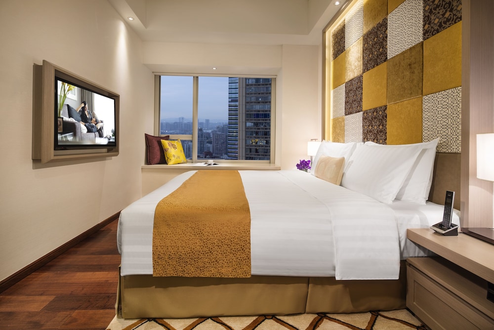 Noble, Suite, King Bed
