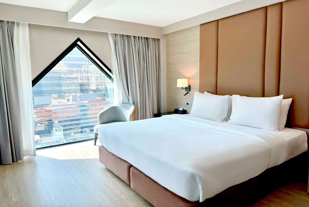 Ramada by Wyndham Bangkok Sukhumvit 11 36/83