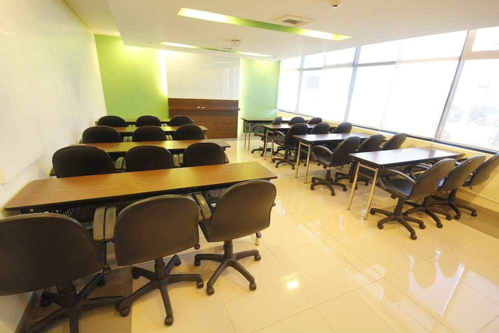 Go Hotels Otis Manila 37/49