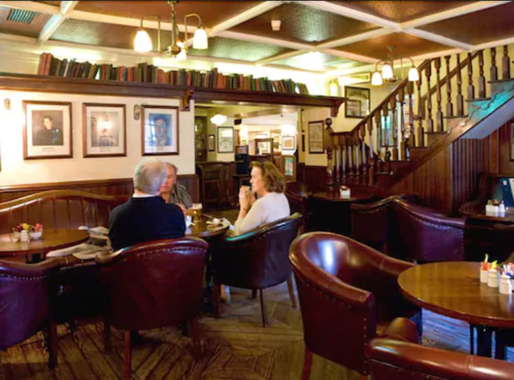 LANSDOWNE HOTEL 30/47