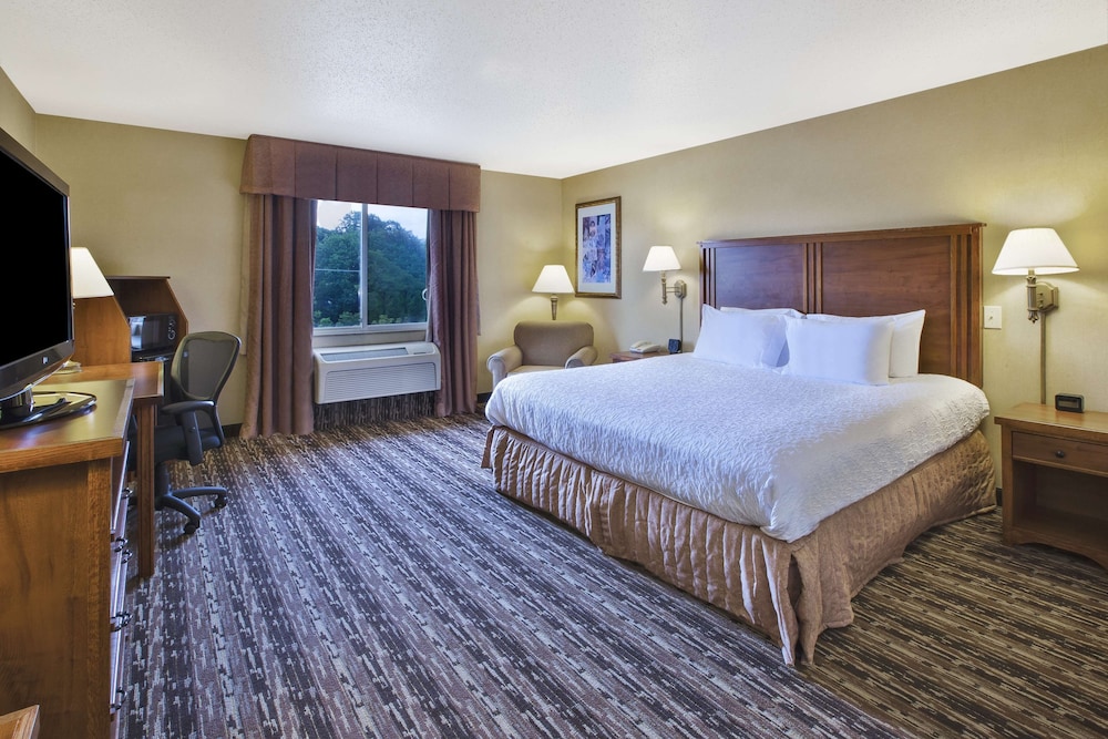 Hampton Inn Pittsburgh Area-Beaver Valley-Ctr Township 14/33