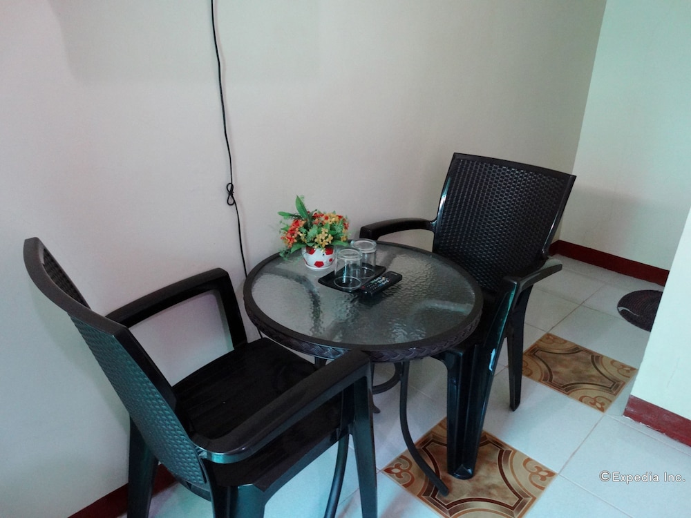 D Lucky Garden Inn 28/48