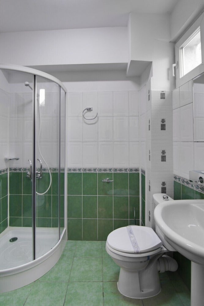 Tranzzit Hotel 44/44