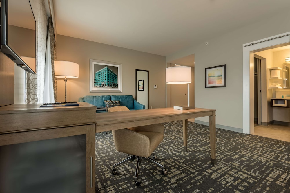 Hampton Inn Suites Dallas the Colony Tx 46/48