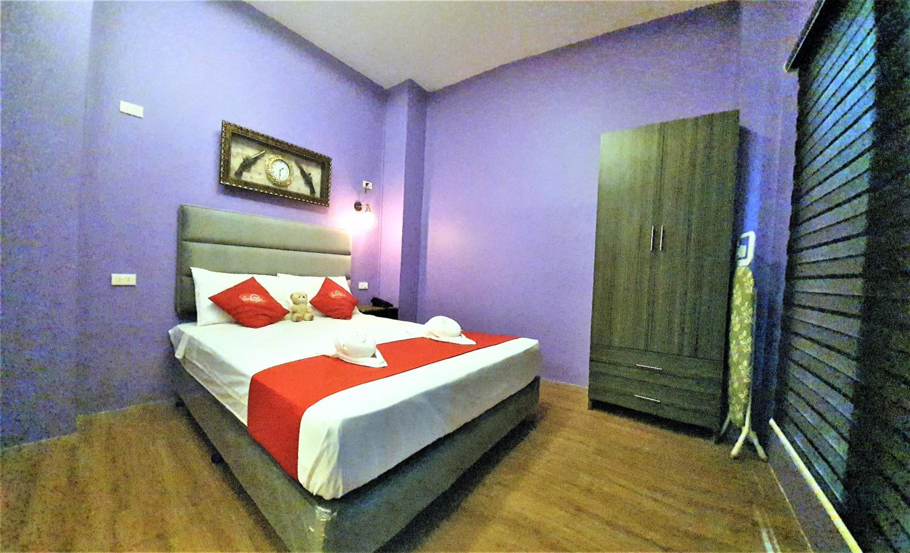 Oyo 108 Spiral Suites 23/50