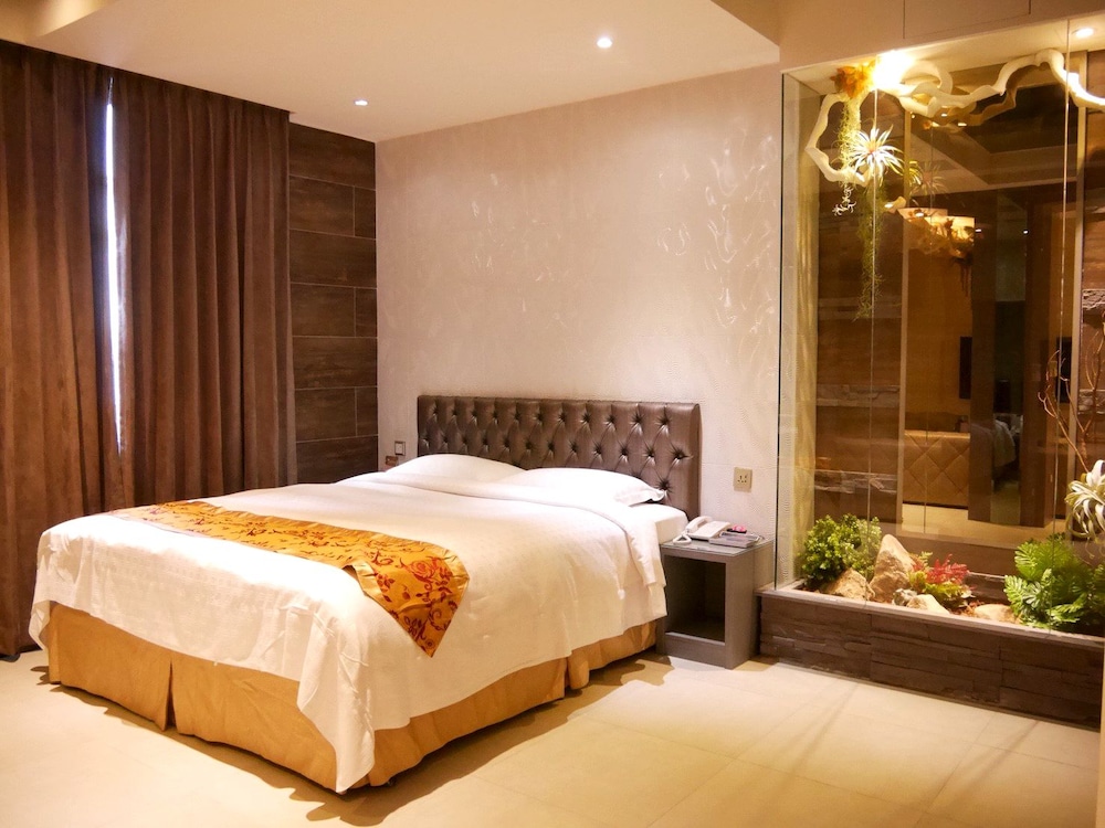 EXCLUSIVE, DOUBLE BED