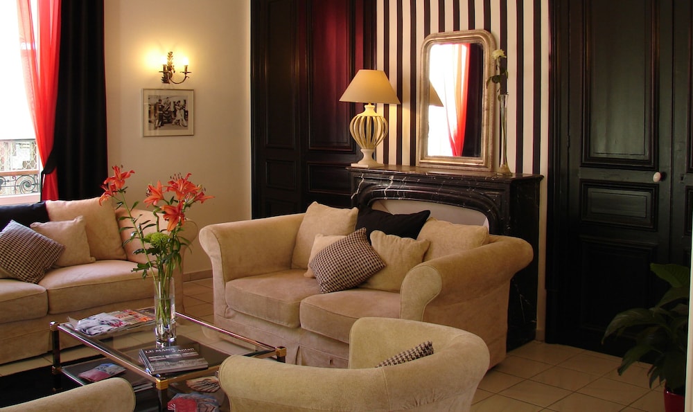 Hotel Le Charleston 57/75