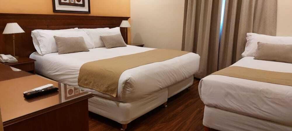 Ritz Hotel Mendoza 33/55