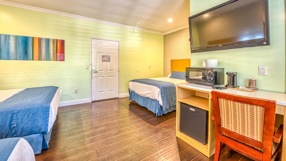 Hollywood City Inn 49/60
