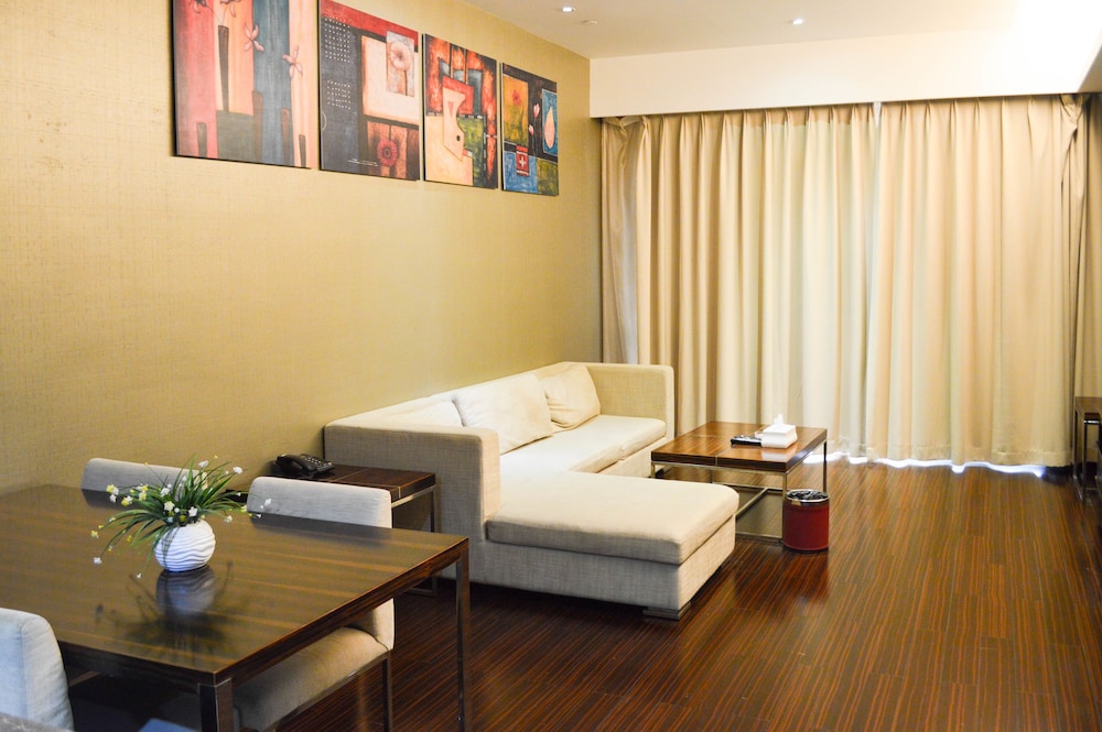 Xingyi International Hotel Poly Store 30/70
