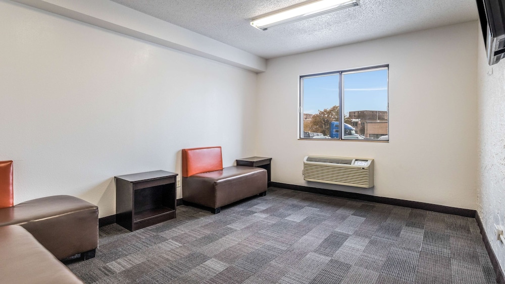 Motel6 Elk Grove Village, IL 32/44