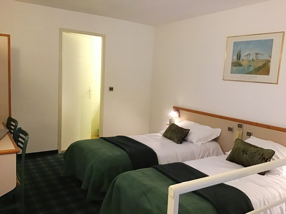 Hotel Christ Roi 17/64