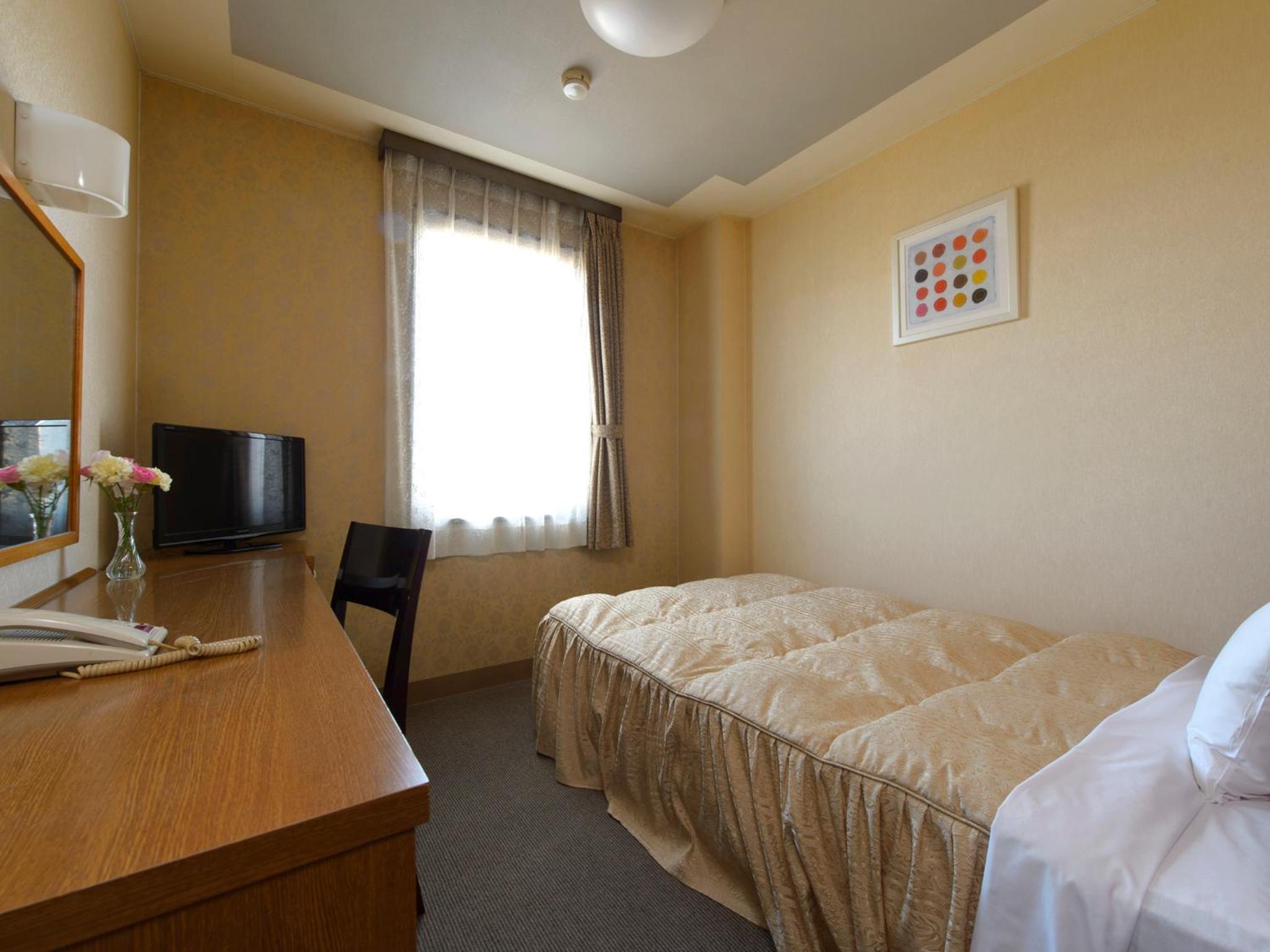 Semi Room, Single, Semi Double Bed