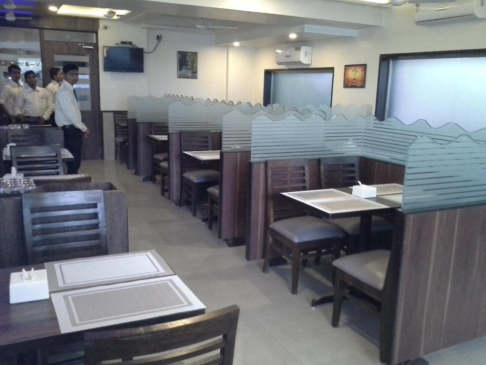 Hotel Galaxy's Vaibhav 24/40