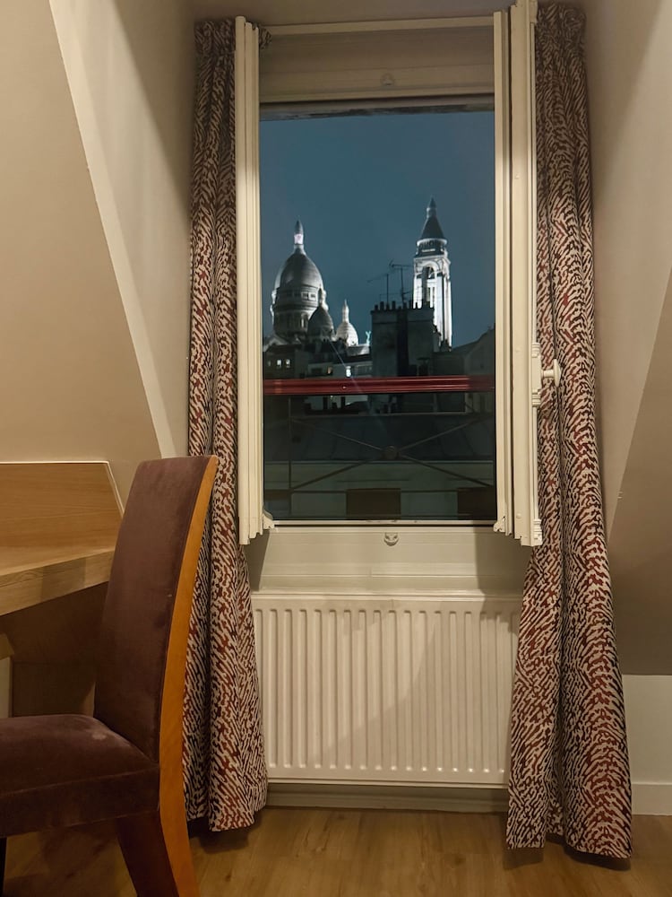 HOTEL MONTMARTRE 11/48