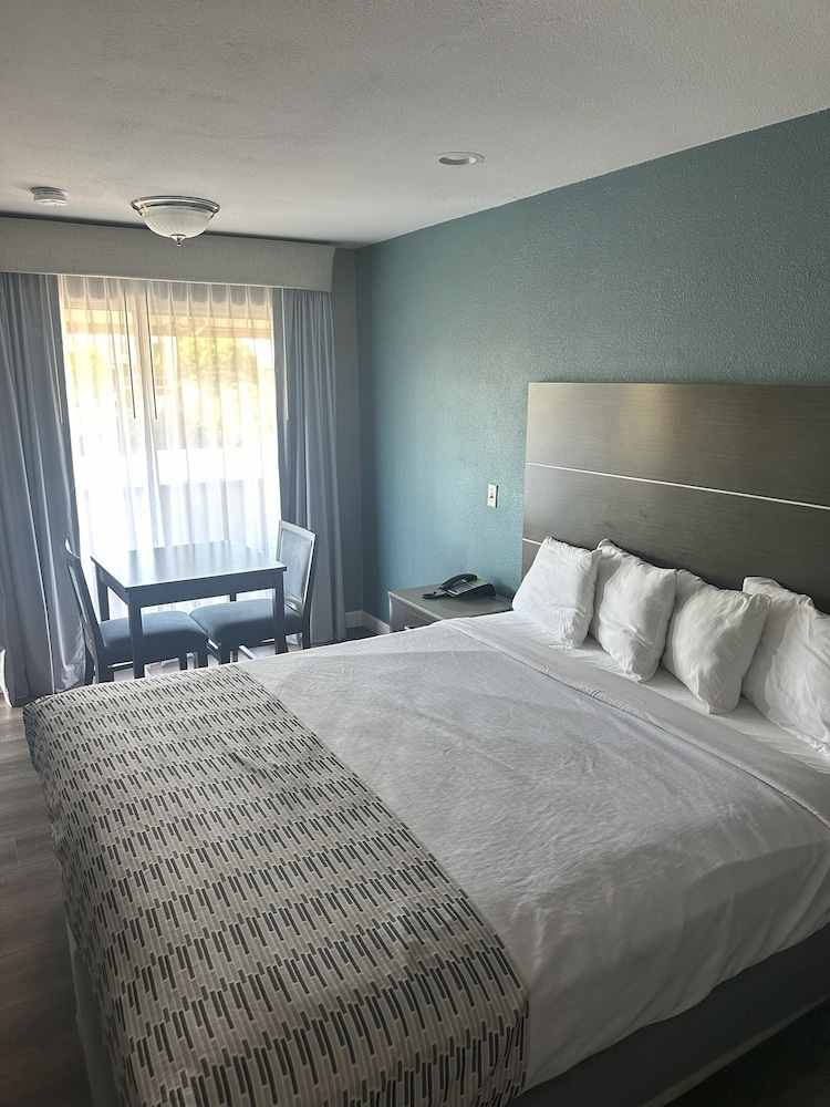 Hotel Palmeras Chula Vista (ex Vagabond Inn Chula Vista) 5/35