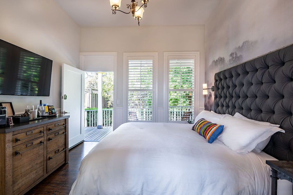 Brannan Cottage Inn 41/56