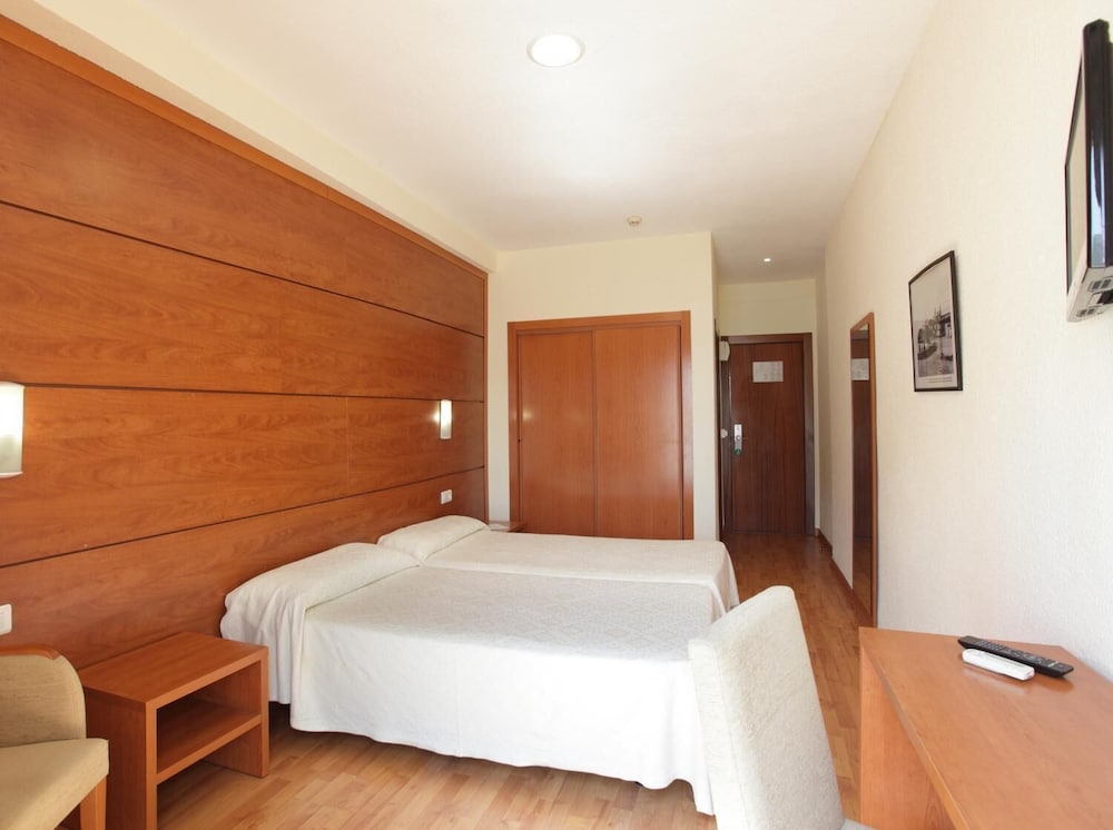HOTEL CENTRO MAR(FORMERLY CENTRO PLAYA) 2/24