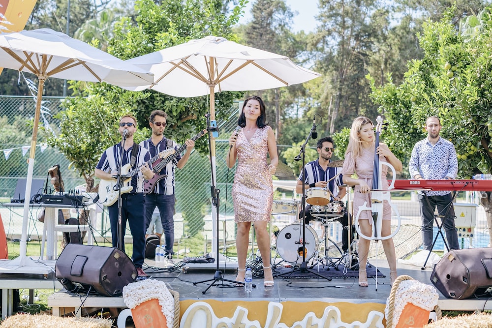 Utopia Beach Club 44/69