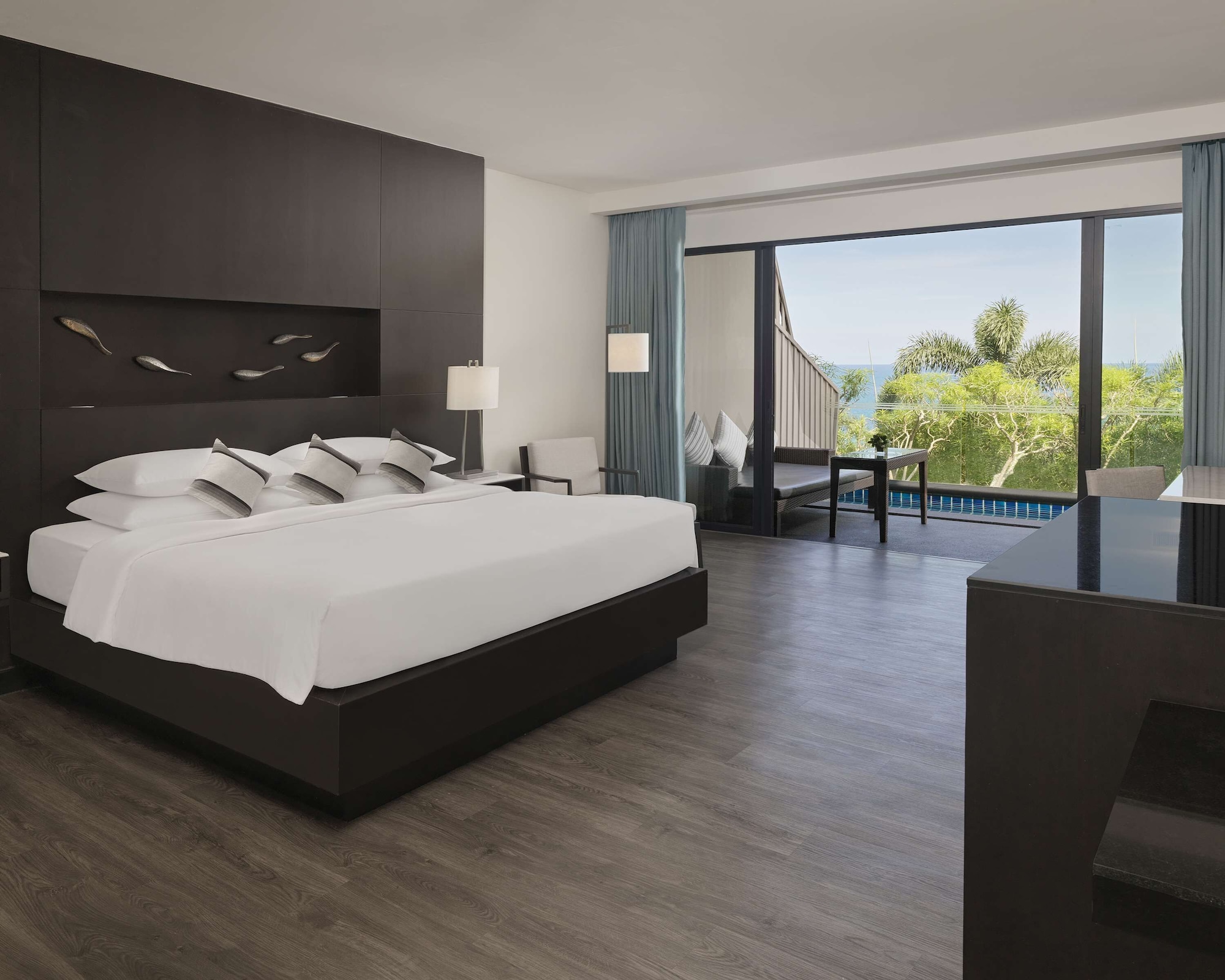 CLUB, TWIN BEDS, OCEAN VIEW