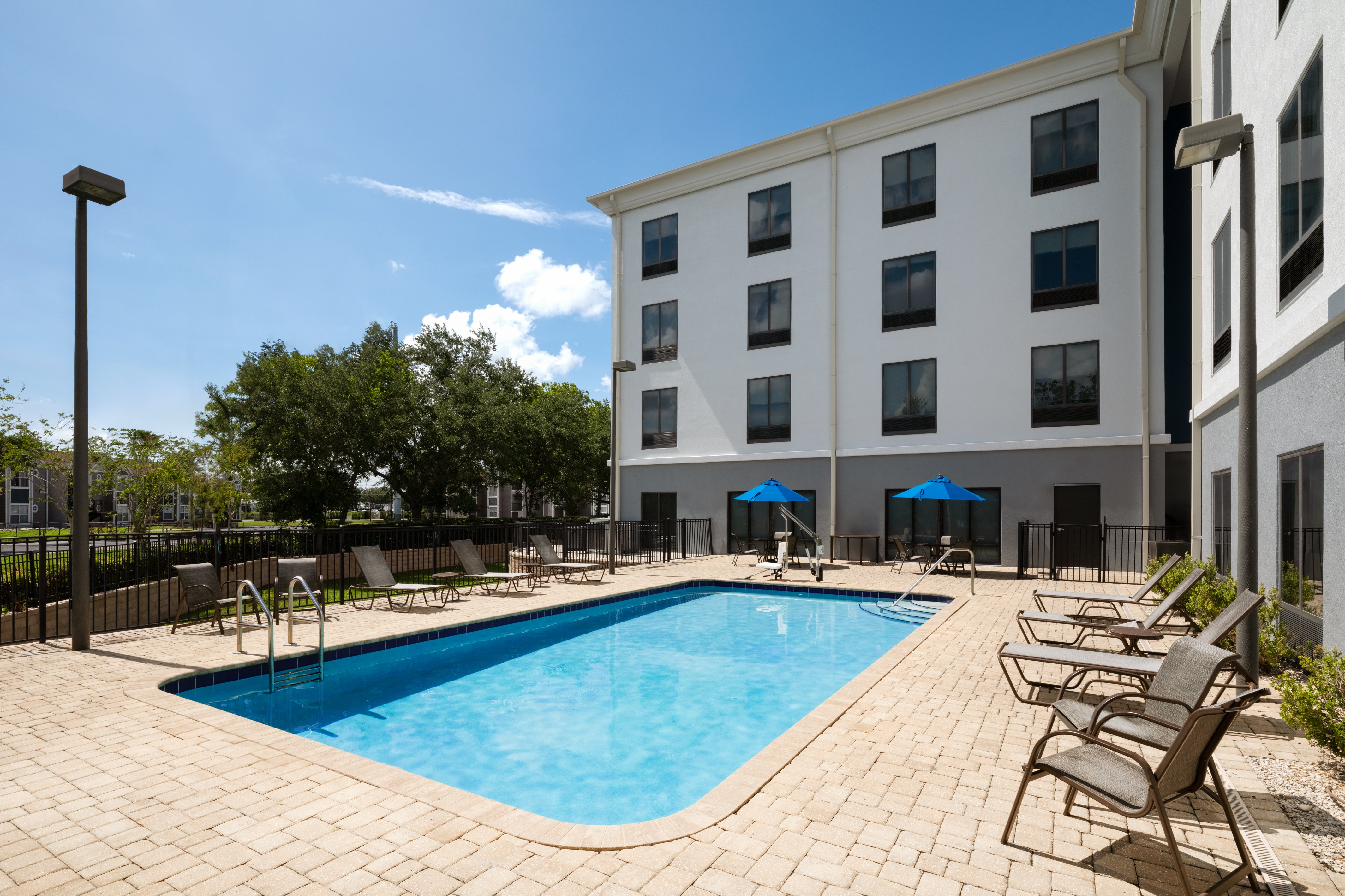 Holiday Inn Express Hotel And Suites Orlando East Ucf Area 47/50