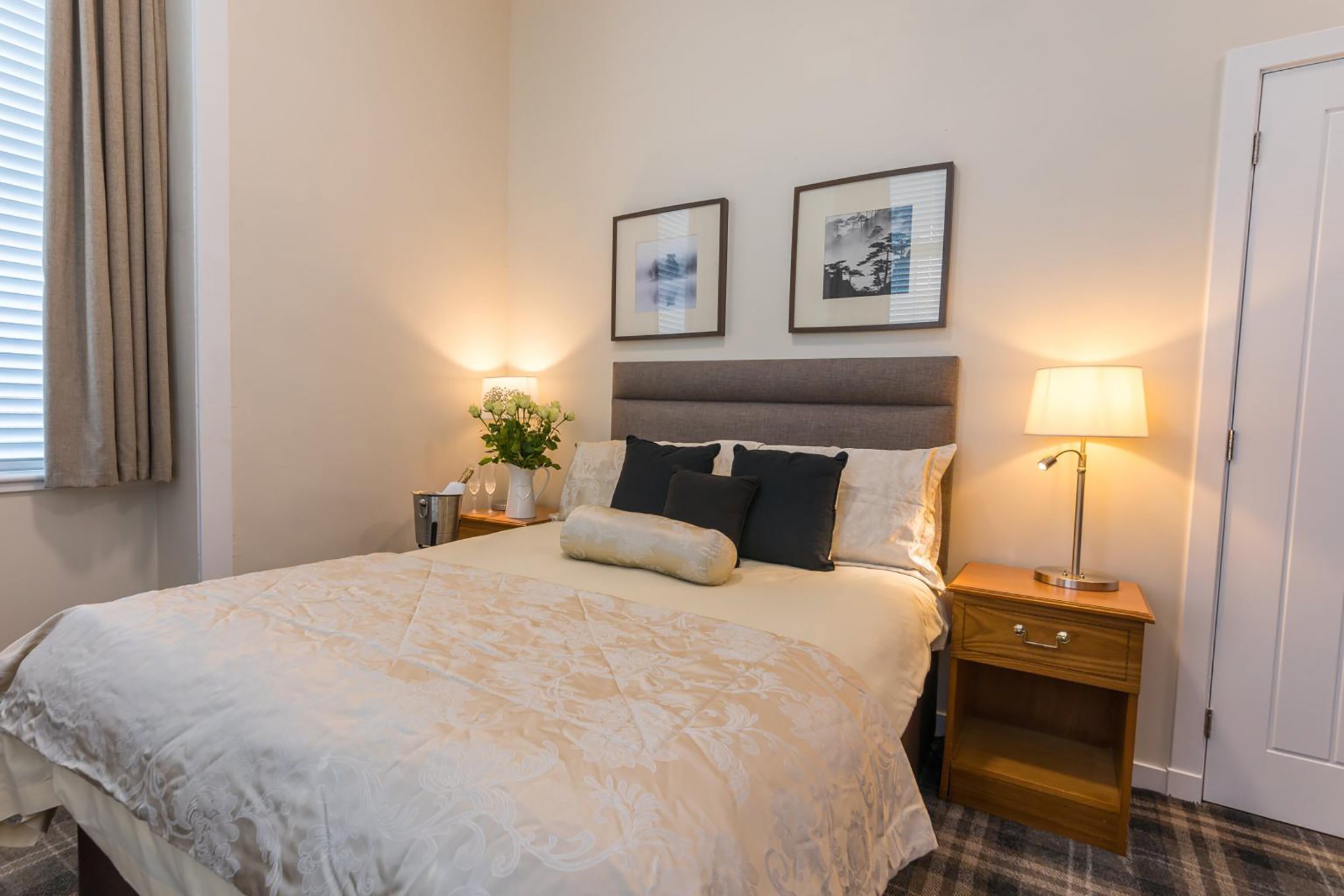 CASTLETOWN HOTEL 7/40