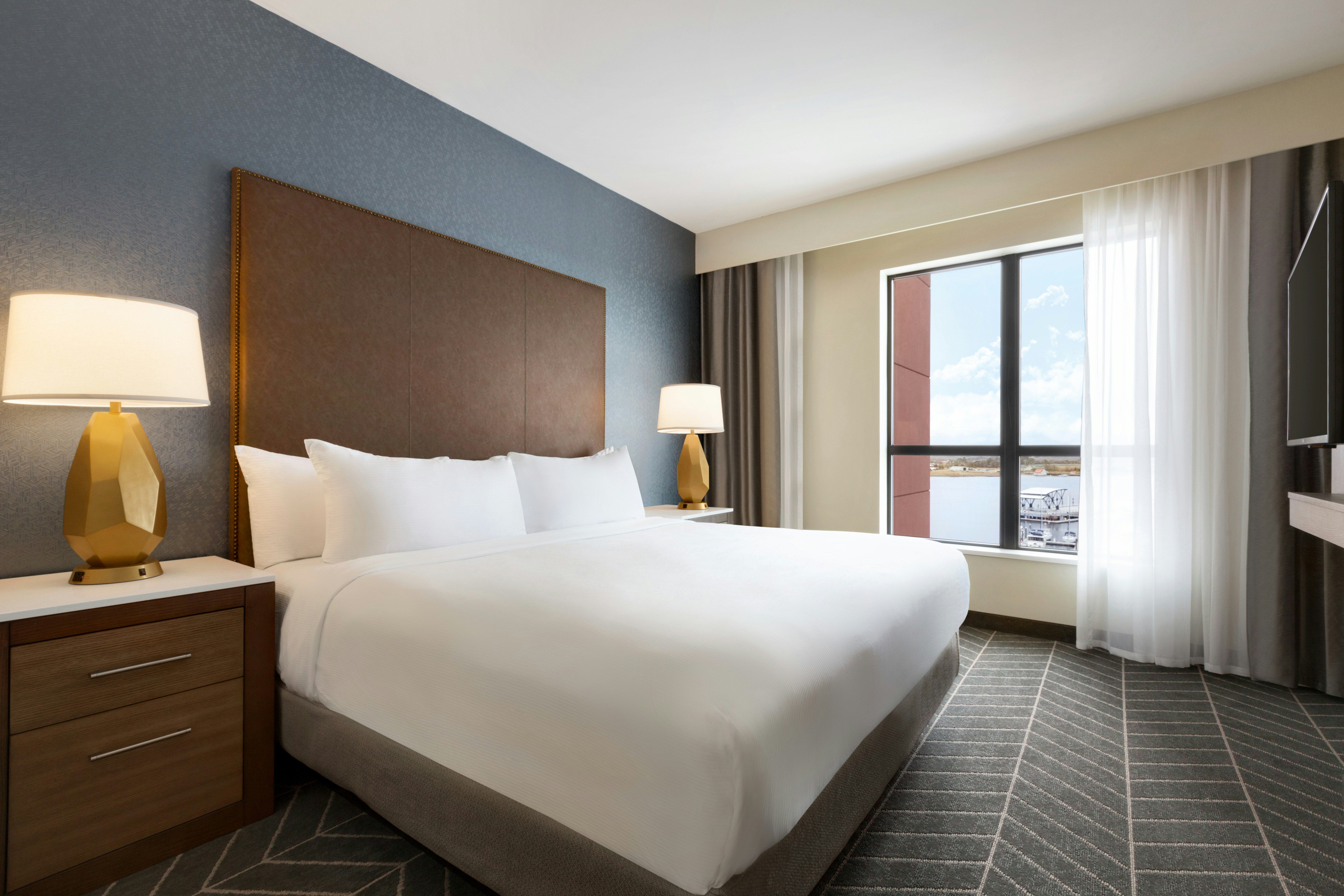 2 ROOMS, PREMIUM, SUITE, KING BED, RIVER VIEW