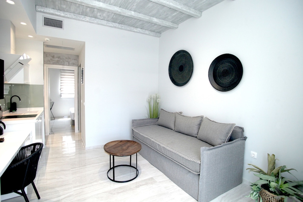 Minthi Boutique Apartments 28/50