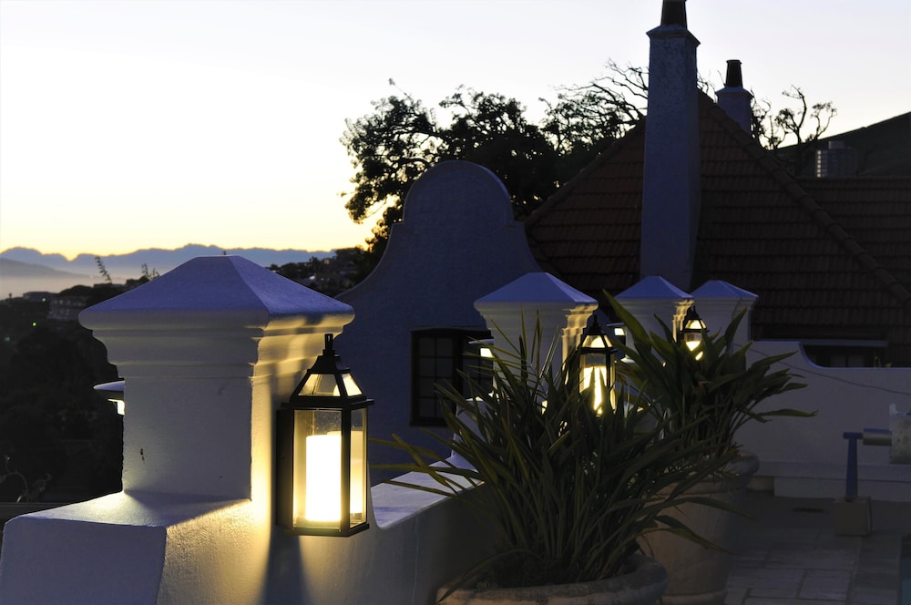 Abbey Manor Luxury Guesthouse 58/70