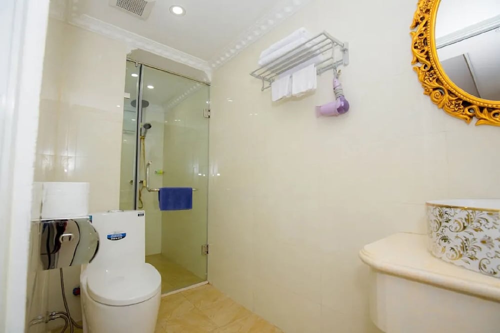 Hanoi Cristina Hotel & Travel 28/28