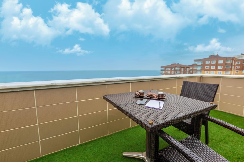 Andalouse Airport Suite Hotel 42/50