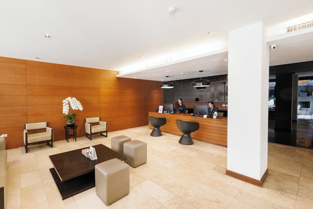 S33 Compact Sukhumvit Hotel 9/78
