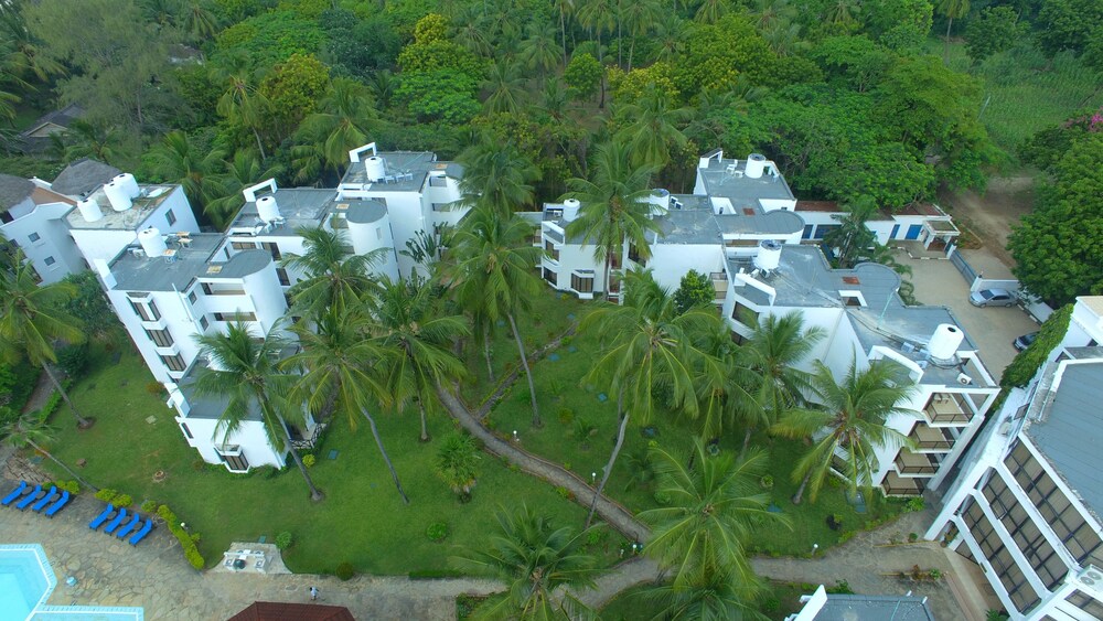 Northcoast Beach Hotel 45/50
