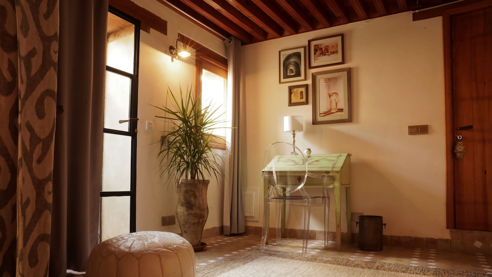 Karawan Riad 5/45
