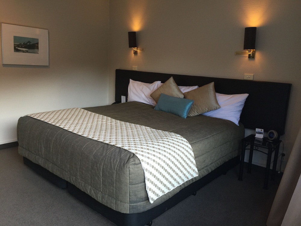 2 BEDROOMS, APARTMENT