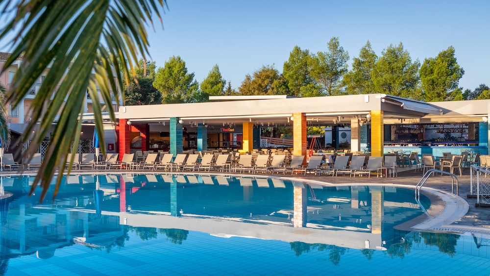Mareblue Beach Resort photo5
