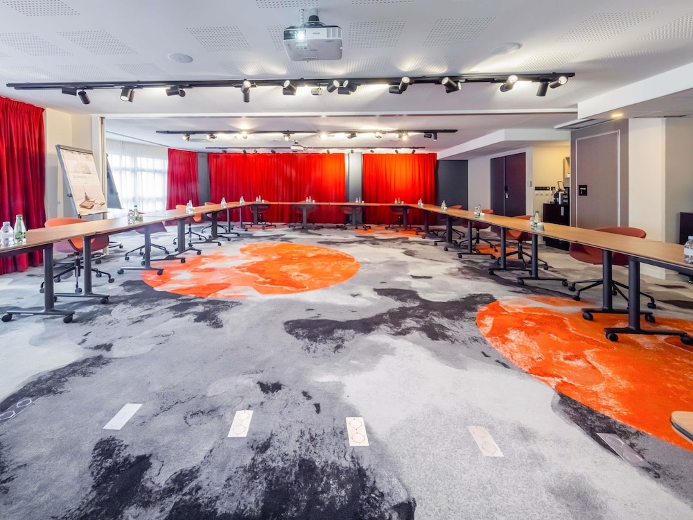 Mercure Paris Massy Gare TGV 35/76