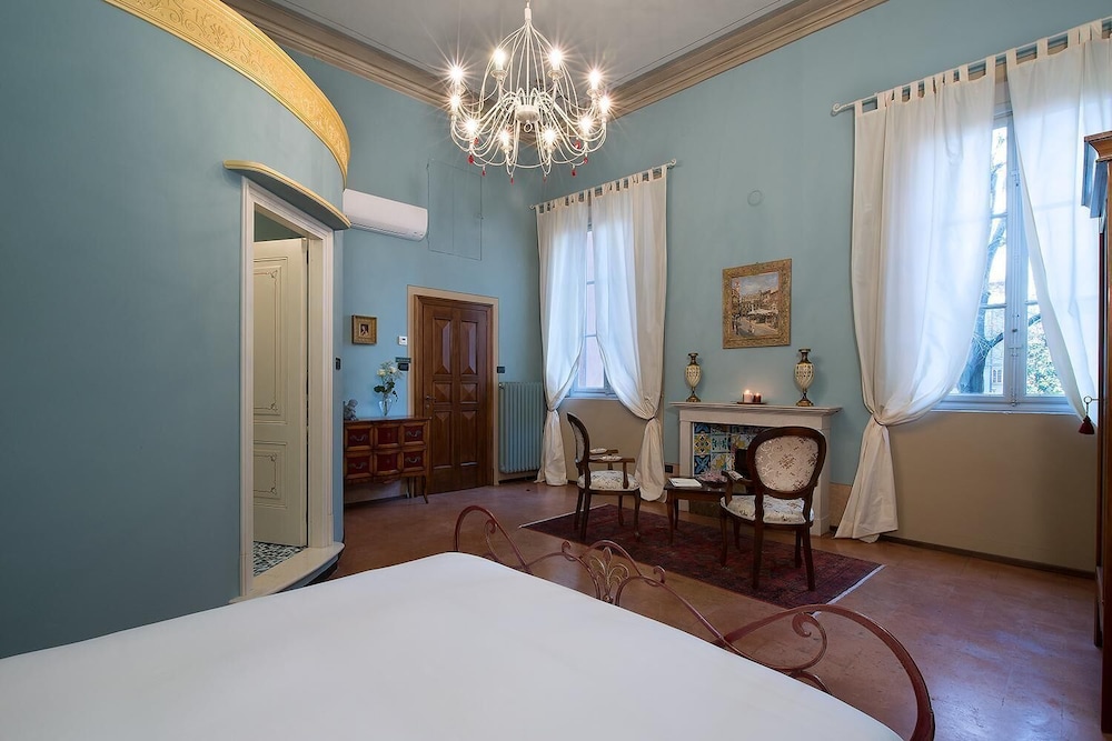 Salotto Delle Arti 9/50