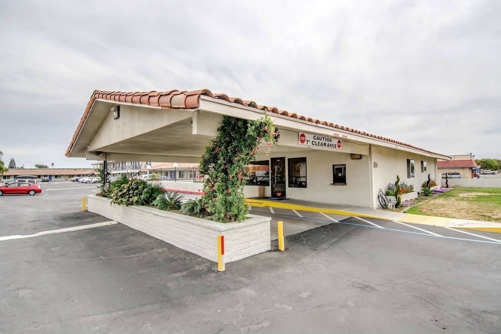 Motel6 Manteca, CA 35/45