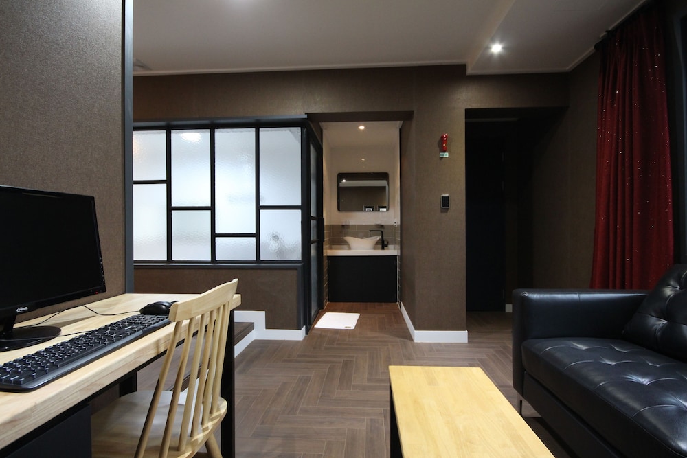 Brown Dot Hotel Jinhae 37/50