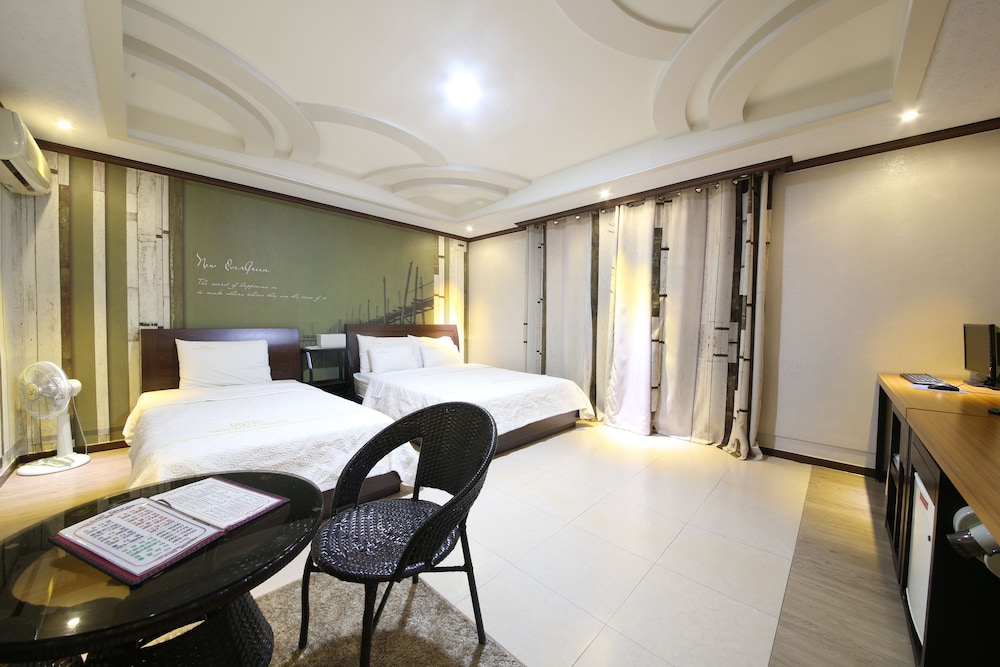 Hotel New Evergreen 30/62