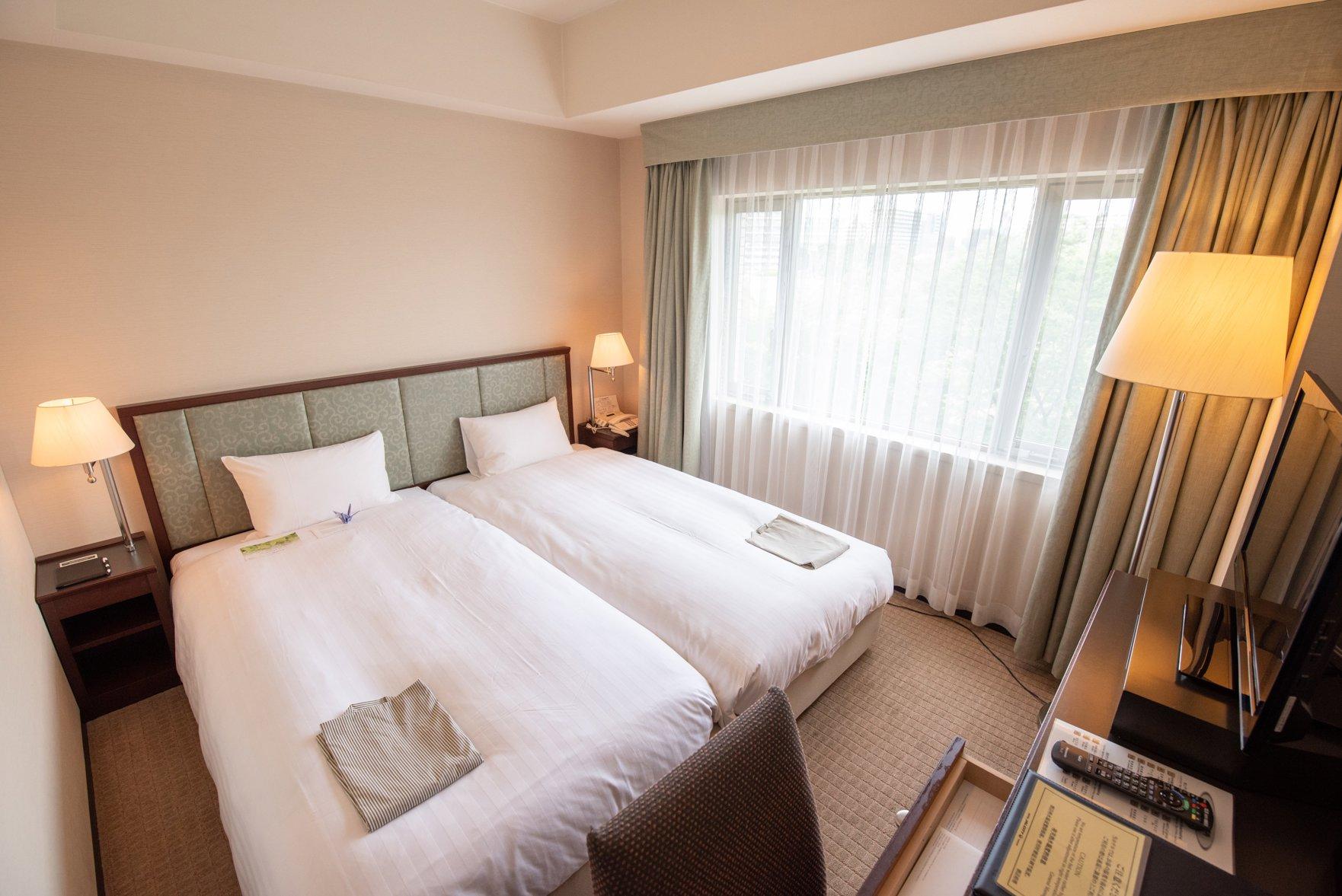 Hollywood, Twin Beds, Small