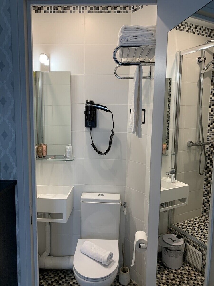 Hotel Riviera Elysees 56/95